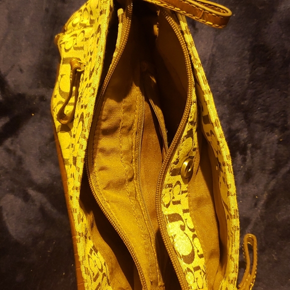 Caribbean Joe Shoulderbag - Picture 3 of 3